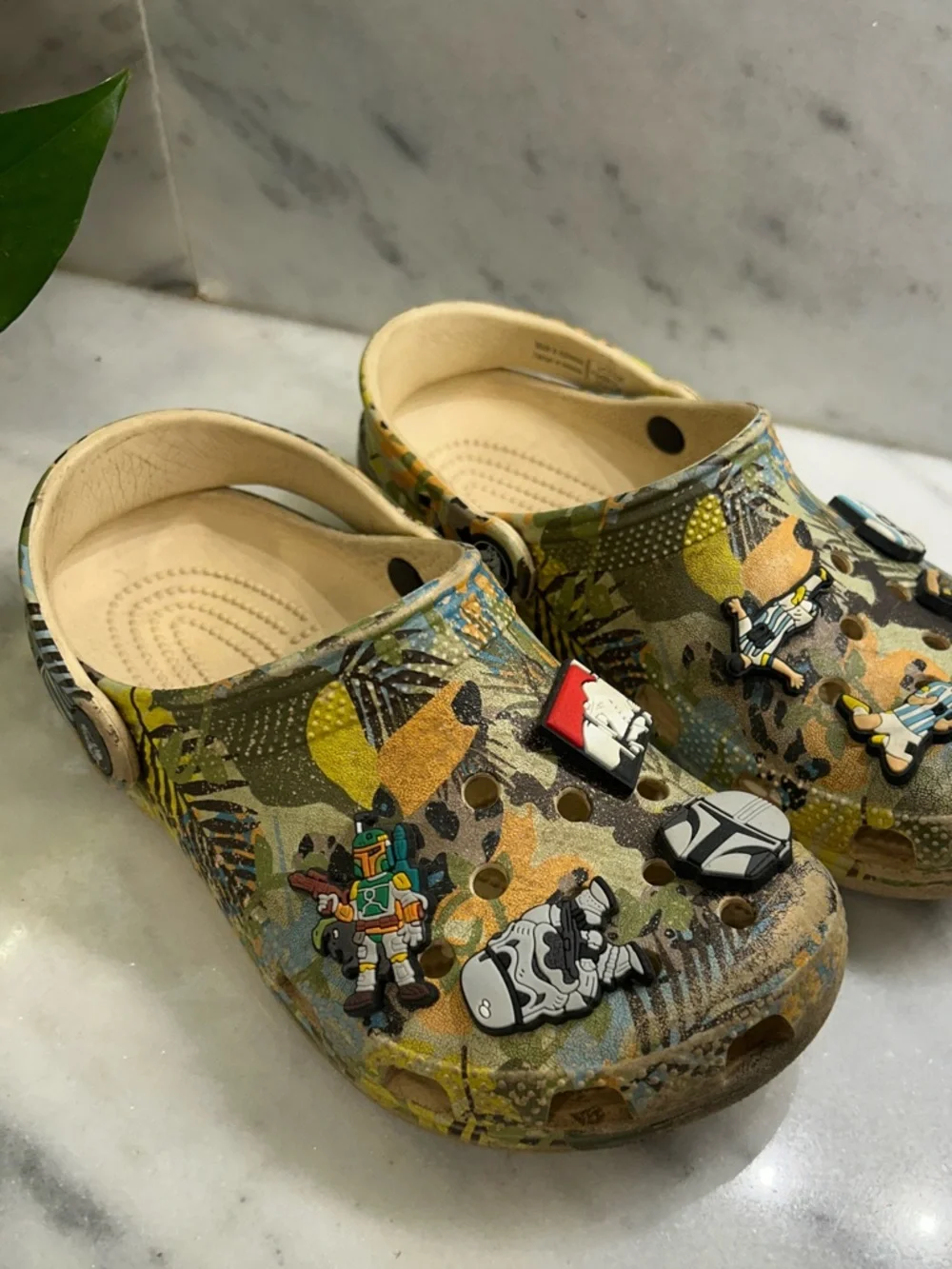 Crocs Boys Classic Far Out Slip On Clog Jungle with 8 Jibbitz Star Wars Messi 2